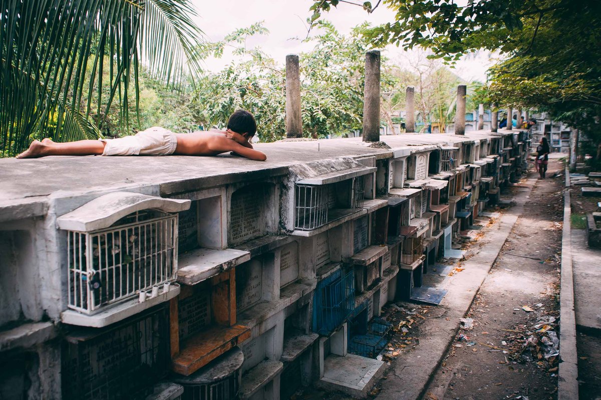 Living With The Dead - photograph 3 of 18, Cebu, Philippines (2013)