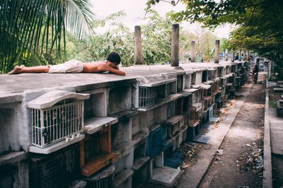 Living With The Dead - photograph 3 of 18, Cebu, Philippines (2013)