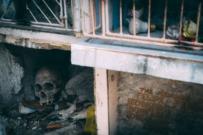 Living With The Dead - photograph 5 of 18, Cebu, Philippines (2013)
