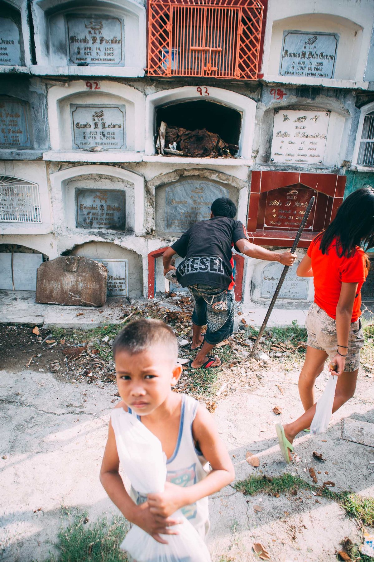 Living With The Dead - photograph 15 of 18, Cebu, Philippines (2013)