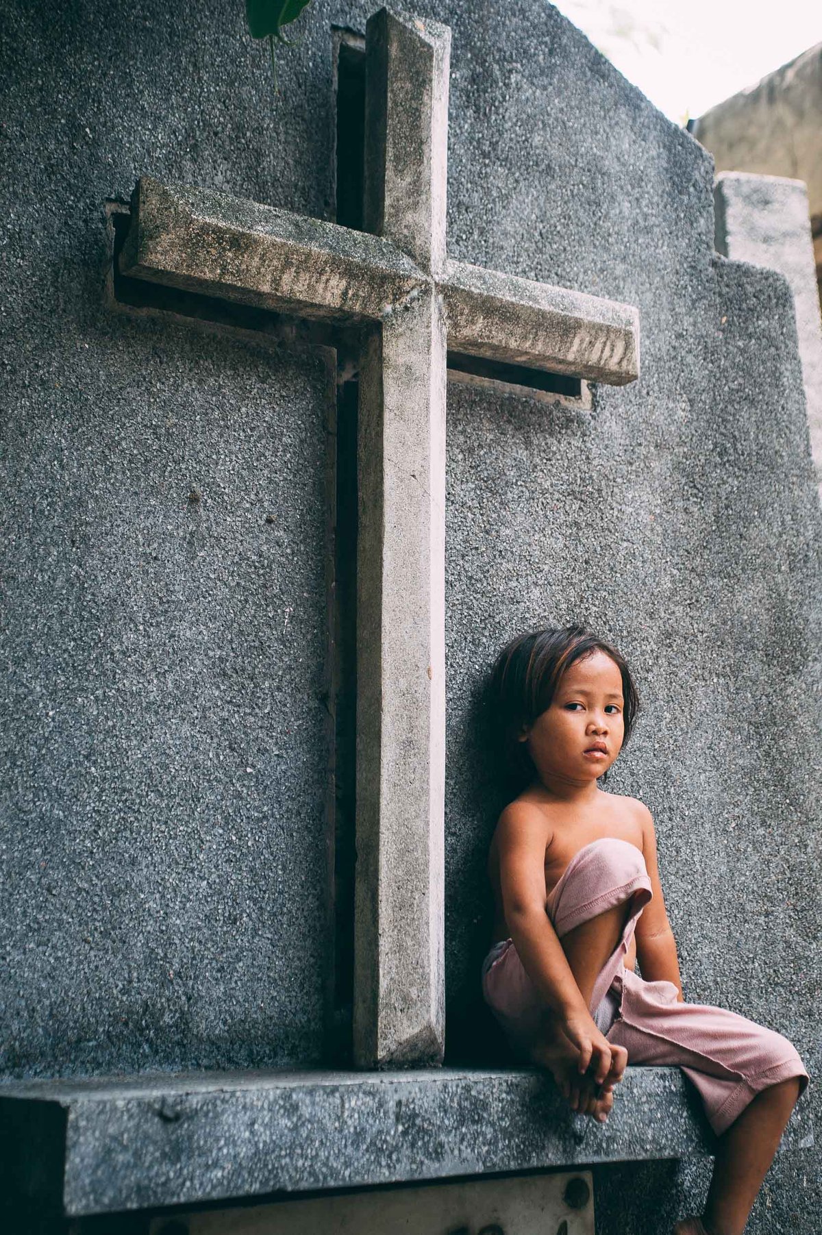 Living With The Dead - photograph 17 of 18, Cebu, Philippines (2013)